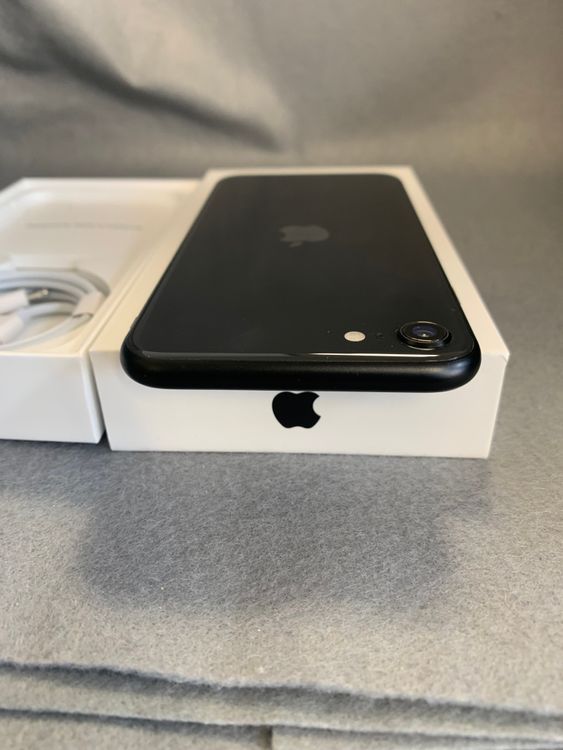 Ķ���ʡ������ǡ�SIM�ե꡼��iPhoneSE �������� 128GB �֥�å���