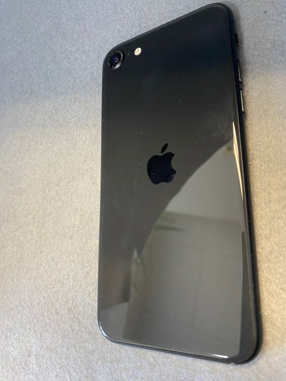 ���ʡ������ǡ�SIM�ե꡼��iPhoneSE �������� 64GB �֥�å� ��