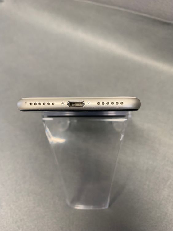 ���ʡ������ǡ�SIM�ե꡼��iPhone SE�軰���塡64GB���������饤�ȿ�
