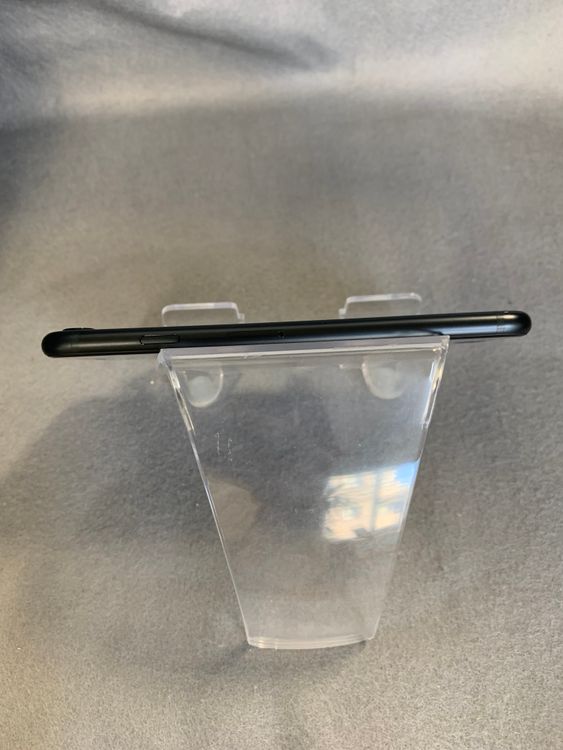 ���ʡ������ǡ�SIM�ե꡼��iPhoneSE �軰����  64GB �֥�å���