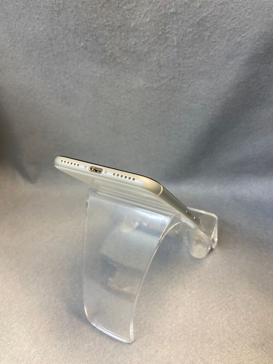 Ķ���ʡ������ǡ�SIM�ե꡼��iPhoneSE ��2���塡64 GB �ۥ磻�ȿ�