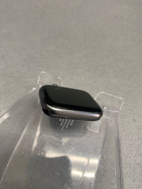 ���� Apple Watch SE ��1���� 32GB GPS��ǥ� 44mm