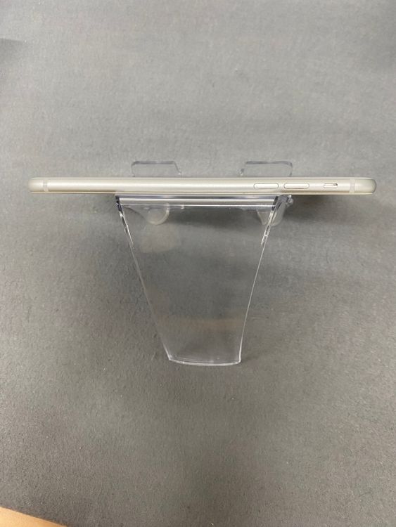 ���ʡ������ǡ�SIM�ե꡼��iPhone8 Plus 64GB ����С���