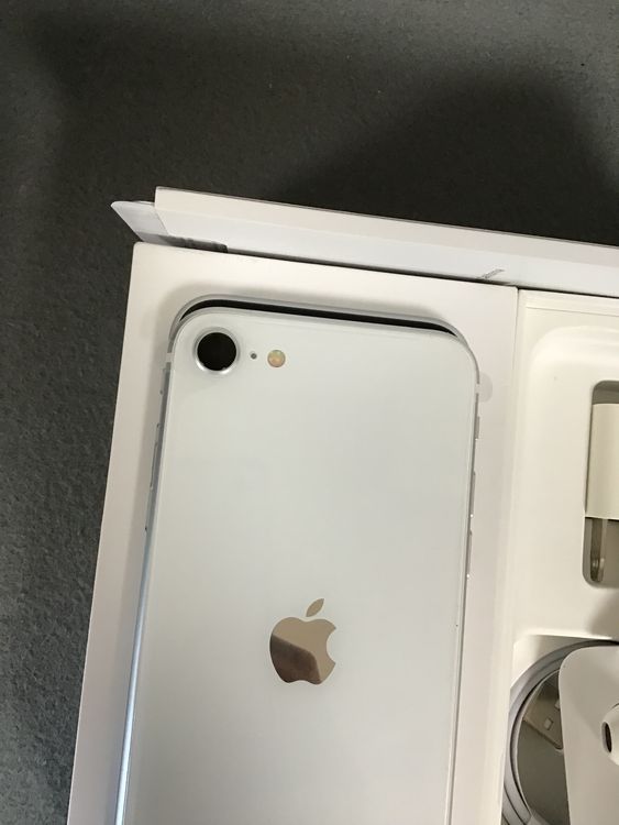ۤܿʡǡSIMե꡼iPhoneSE 2 64GB ۥ磻ȿ