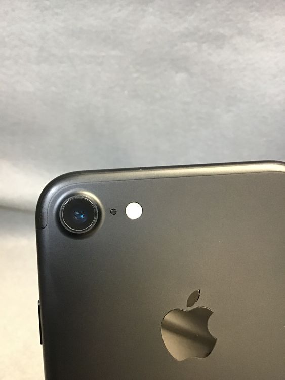 ���ʡ������ǡ�SIM�ե꡼��iPhone7  32GB �֥�å���
