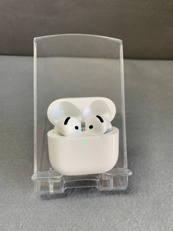 ���� AirPods ��4���� �Υ�������󥻥����ܥ�ǥ�