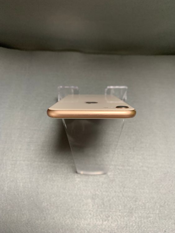   SIMե꡼ iPhone8 64GB ɿ