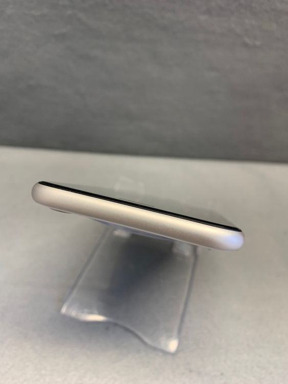 ���� Apple���ȥ��� SIM�ե꡼ iPhoneSE ��3���� 64GB �������饤�ȿ�