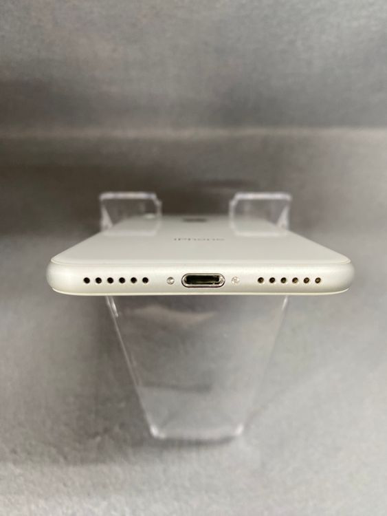 ���ʡ������ǡ�SIM�ե꡼��iPhone8 64GB ����С���