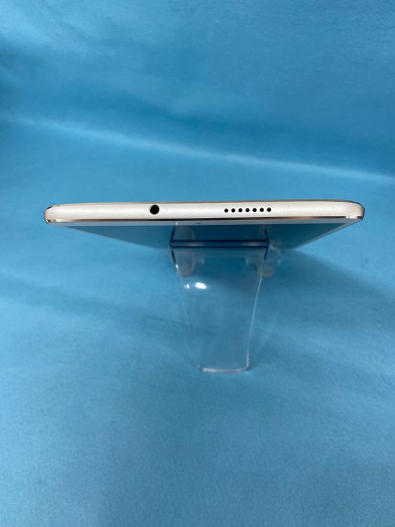 ���ʡ������ǡ�dtab Compact d-01J   16GB ������С���