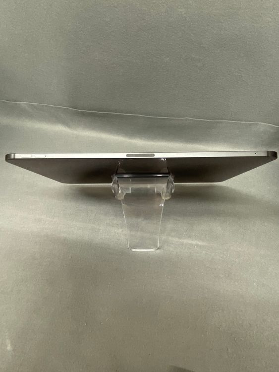 ���� �����ǡ�sim�ե꡼�� iPad Pro M5 11����� 256GB  ���ڡ����֥�å���