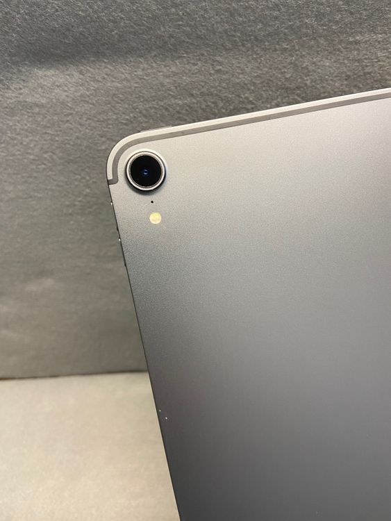 ���� iPad Pro 12.9����� ��3���� 256GB Wi-Fi�� ���ڡ������졼��