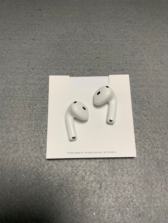 �ۤ�̤���� AirPods ��4���� USB-C