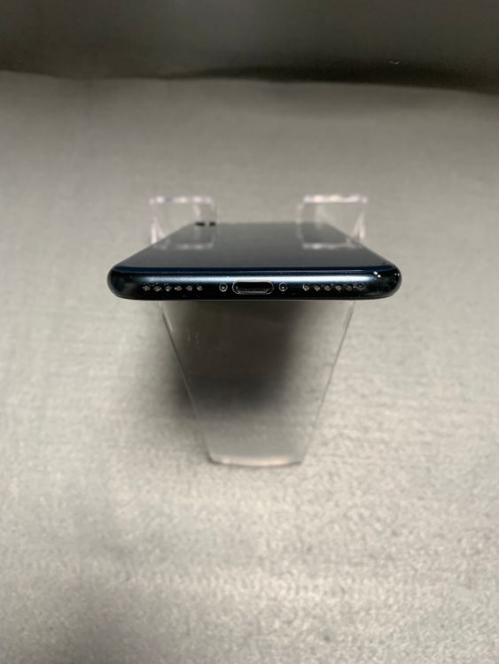 ��� ������ SIM�ե꡼ iPhoneSE ��3���� 128GB �ߥåɥʥ��ȿ�