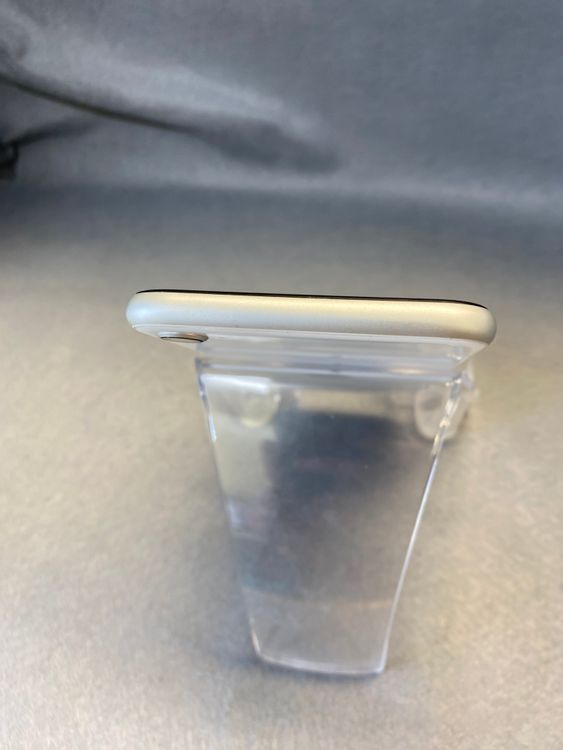 ���ʡ������ǡ�SIM�ե꡼��iPhoneSE�������� 64GB  �ۥ磻�ȿ�