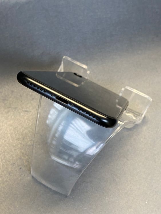��š������ǡ�SIM�ե꡼��iPhoneSE�������� 64GB �֥�å���
