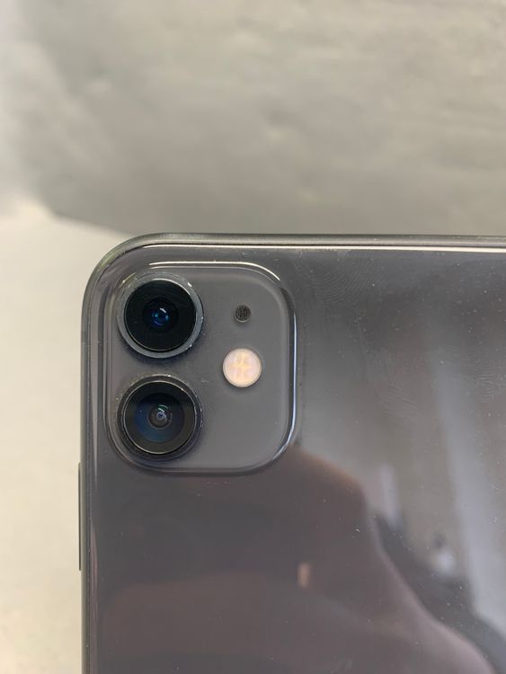 ���ʡ������ǡ�SIM�ե꡼��iPhone11 128GB �֥�å���