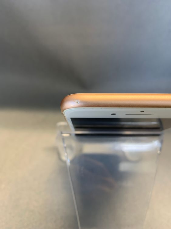 ���ʡ������ǡ�SIM�ե꡼��iPhone8�� 64GB ������ɿ�