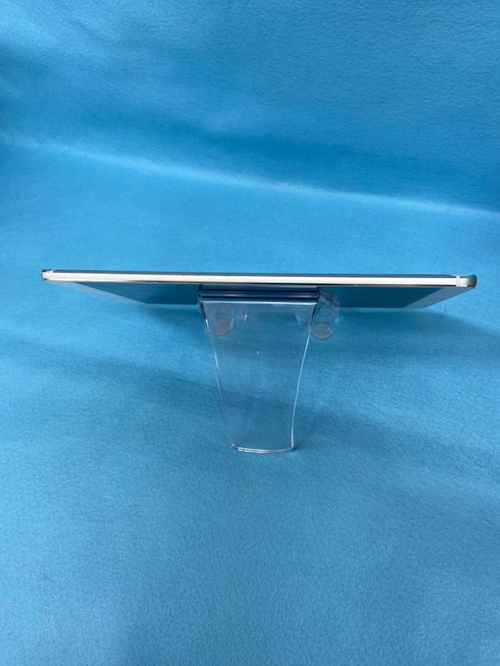 ���ʡ������ǡ�dtab Compact d-01J   16GB ������С���