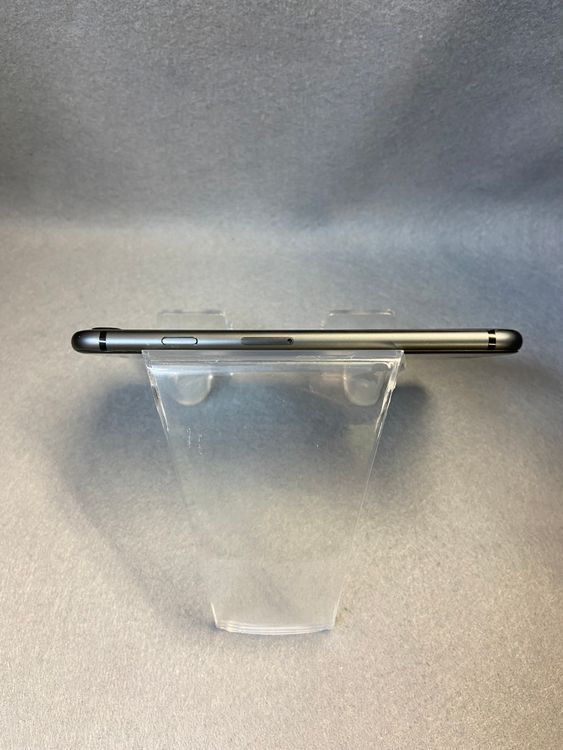 ���ʡ������ǡ�SIM�ե꡼��iPhone8 64GB �֥�å���