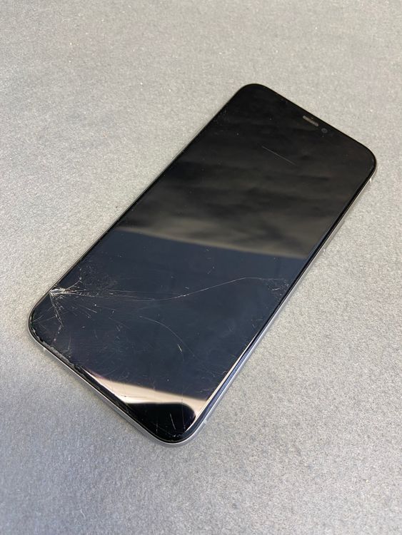 ��� ������ SIM�ե꡼ iPhone11 Pro 64GB ����С���