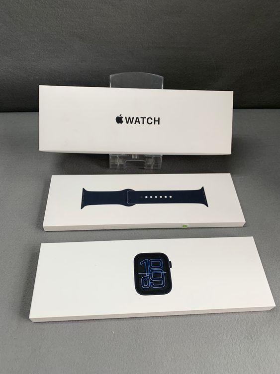 ����̤���� Apple Watch SE ��3���� GPS�� 40mm �ߥåɥʥ��ȥ���ߥ˥���