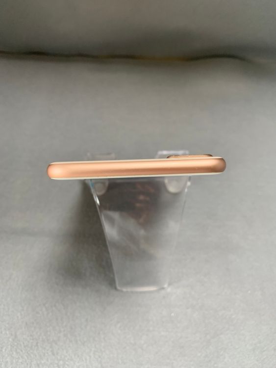 美品 国内版 SIMフリー iPhone8 Plus 64GB ゴールド色