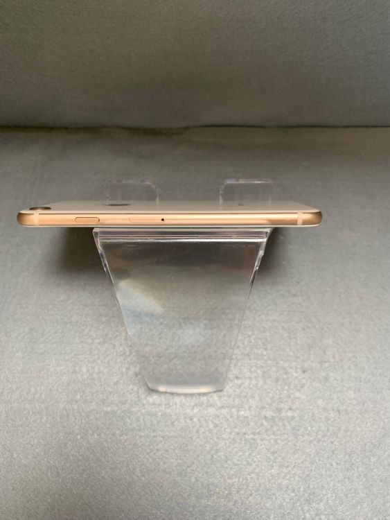   SIMե꡼ iPhone8 64GB ɿ