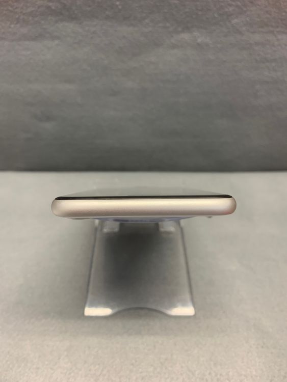 Ķ���ʡ������ǡ�SIM�ե꡼��iPhoneSE ��3���塡 64GB �������饤�ȿ�