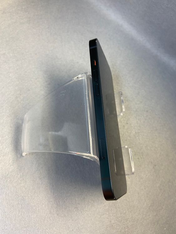 ���ʡ������ǡ�SIM�ե꡼��iPhone13 128GB �ߥåɥʥ��ȿ�