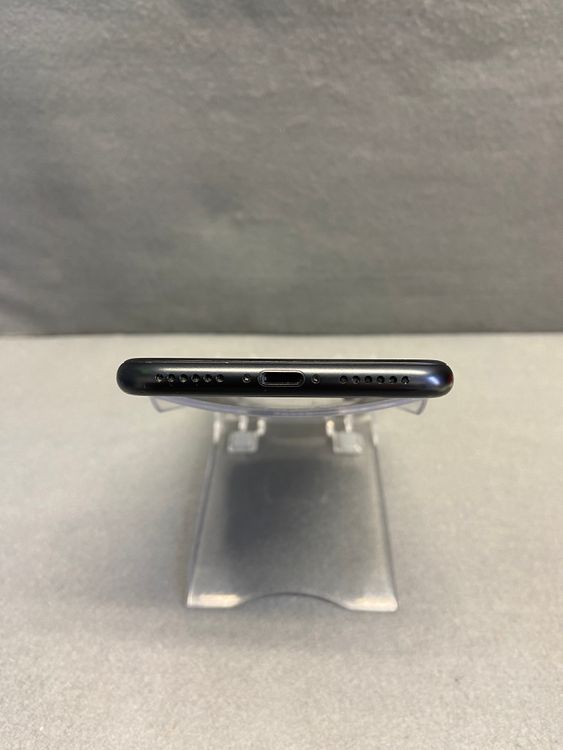 ��� ������ SIM�ե꡼ iPhoneSE ��2���� 64GB �֥�å���