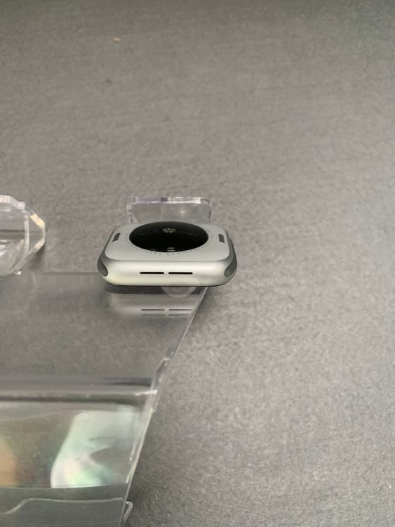 ������� Apple Watch SE ��2���� GPS��ǥ� 44mm 32GB ����С�