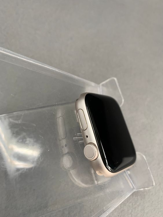 ���� Apple Watch SE ��3����ڸ����ݾڤ����64GB  ����顼�� 44mm