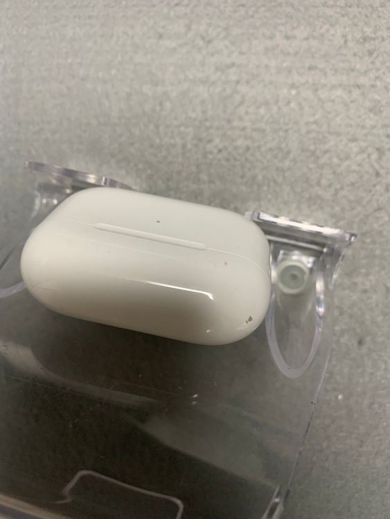 ��� AirPods Pro ��2���� Lightning���Ÿ�