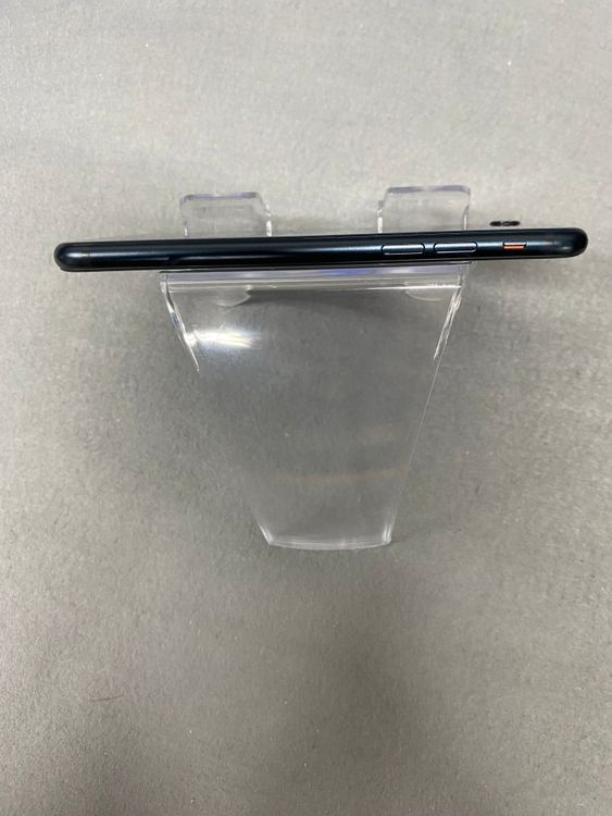 ������� ������ SIM�ե꡼ iPhoneSE ��3���� 128GB �ߥåɥʥ��ȿ�