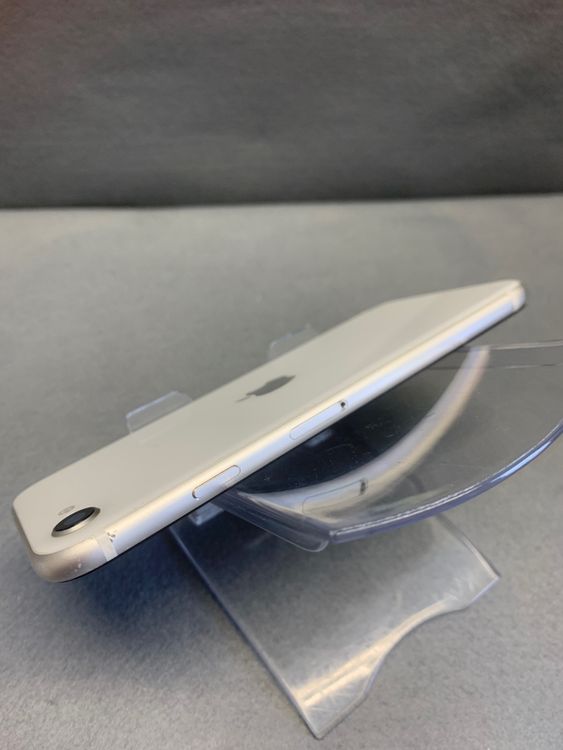 ��š������ǡ�SIM�ե꡼ iPhoneSE ��3���� 128GB �������饤�ȿ�