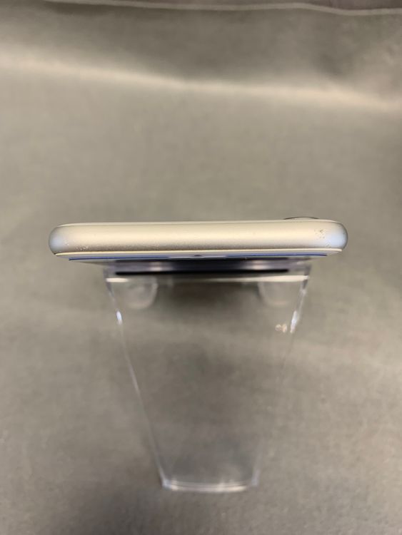 ���ʡ������ǡ�SIM�ե꡼��iPhone 8 64GB ����С���