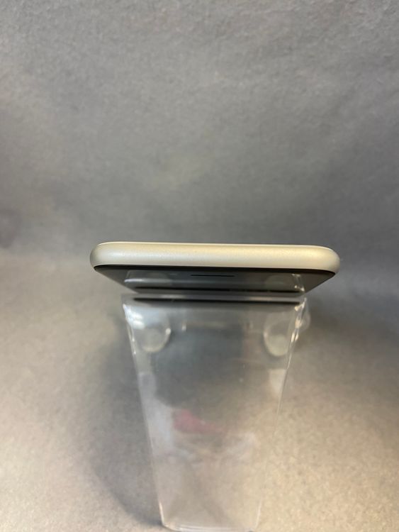 Ķ���ʡ������ǡ�SIM�ե꡼��iPhoneSE ��2���塡64GB �ۥ磻�ȿ�