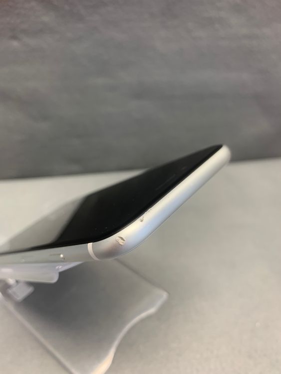 ���ʡ������ǡ�SIM�ե꡼��iPhoneSE ��2���塡128GB �ۥ磻�ȿ�