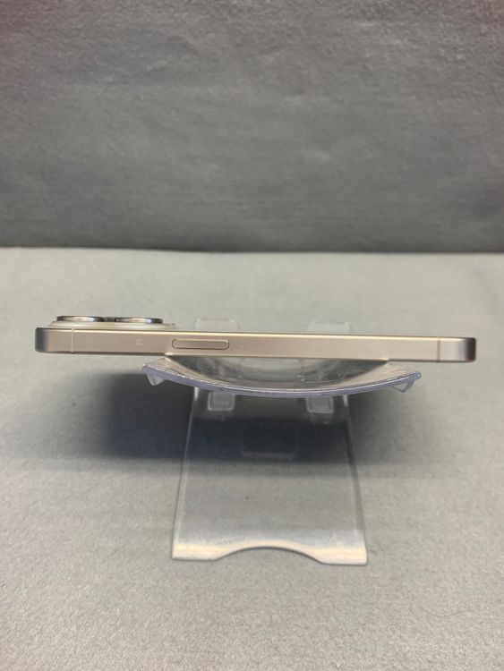 Ķ���ʡ������ǡ�SIM�ե꡼��iPhone15 Pro 256GB  �ʥ���������˥��࿧