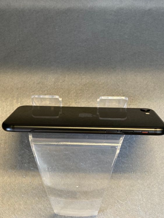 Ķ���� ������ SIM�ե꡼ iPhoneSE ��2���� 64GB �֥�å���