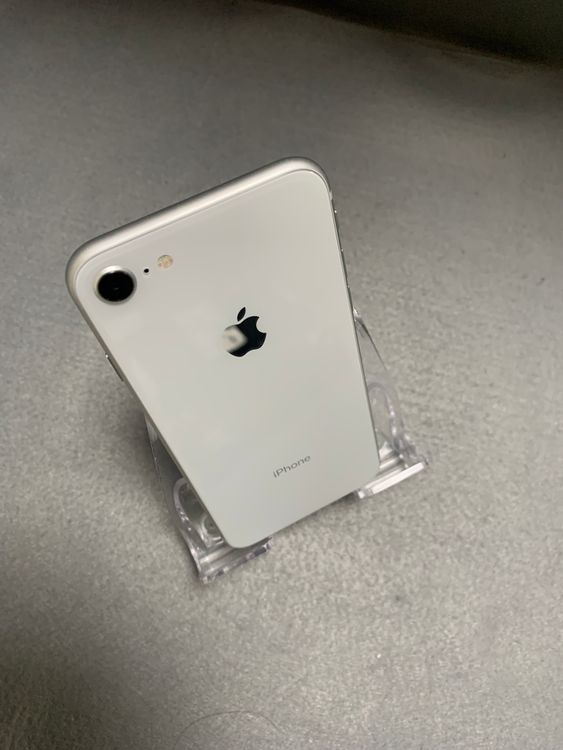 ������ ������ SIM�ե꡼ iPhone8 64GB ����С���