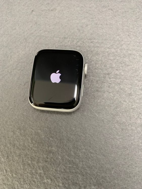 ������� Apple Watch SE ��2���� GPS��ǥ� 44mm 32GB ����С�