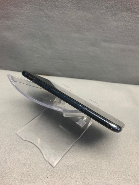 ��� ������ SIM�ե꡼ iPhoneSE ��3���� 128GB �ߥåɥʥ��ȿ�