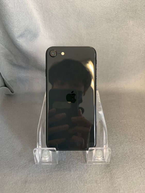 ���ʡ������ǡ�SIM�ե꡼��iPhoneSE �������� 64GB �֥�å���