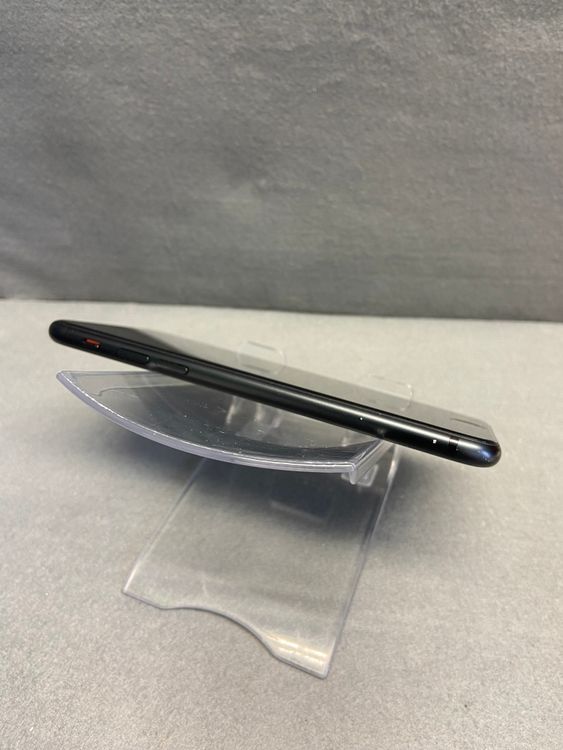 ��� ������ SIM�ե꡼ iPhoneSE ��2���� 64GB �֥�å���