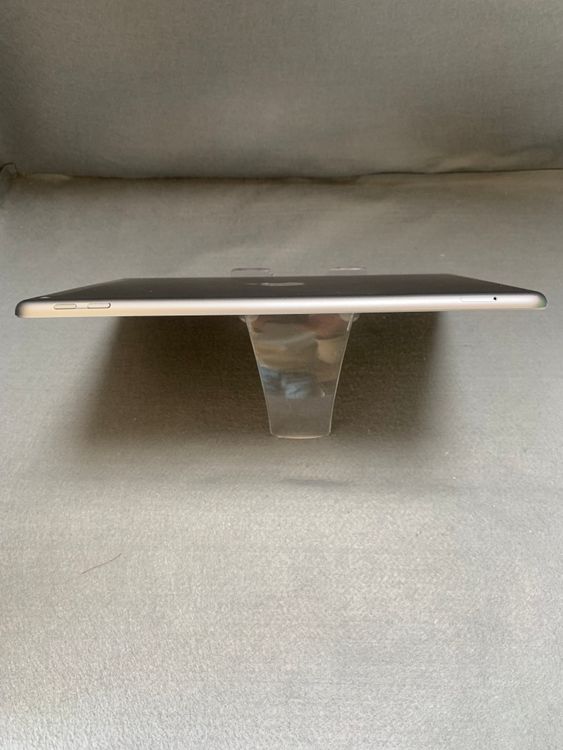  SIMե꡼ iPad 6 WiFi+Cellularǥ 32GB ڡ졼