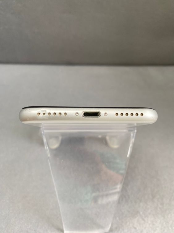 ���ʡ������ǡ�SIM�ե꡼��iPhoneSE ��2���� 64GB �ۥ磻�ȿ�