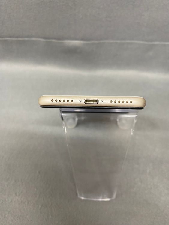Ķ���ʡ������ǡ�SIM�ե꡼��iPhoneSE ��3����  64GB �������饤�ȿ�