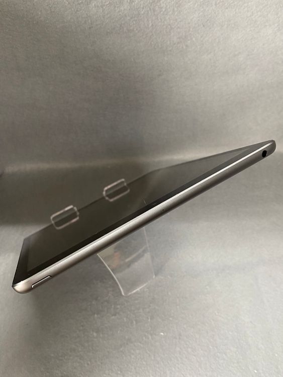 ���� ������ Wi-Fi�� iPad ��9���� 64GB ���ڡ������쥤��